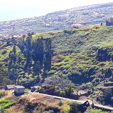 2 Bedrooms With Sea View Enclosed Garden And Wifi At Lombo Do Doutor 4 Km Away From The Ribeira do Raposo